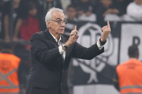 Oficial: Jorge Fossati dirigirá a la selección de Perú