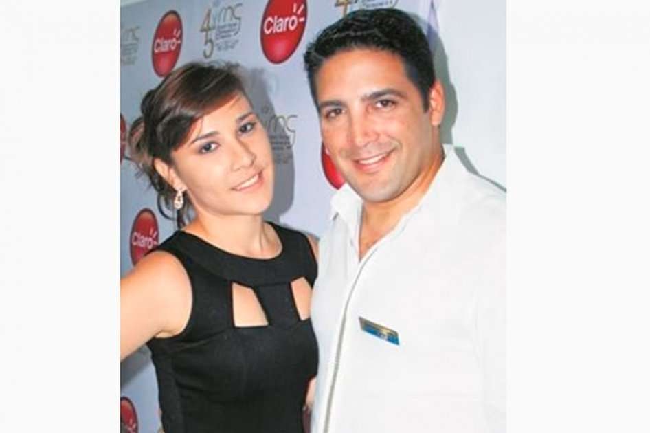 Agmeth Escaf junto a la periodista Adriana Berrío.