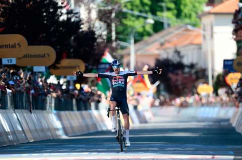 Nico Denz dio la sorpresa en el Giro de Italia y ganó la etapa 18