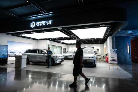 Canadá impone aranceles adicionales de 100% a vehículos eléctricos chinos