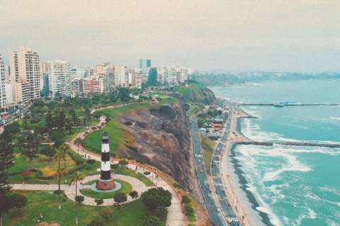 Miraflores, el distrito turístico de Lima, en Perú, sobrevive sin extranjeros