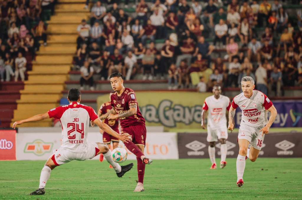 Tolima y Santa Fe, en el partido aplazado de la fecha 10 de la Liga BetPlay.