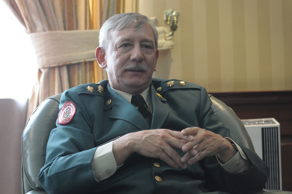El general (r) Óscar Enrique González Peña fue comandante de la cuarta brigada, la séptima división, el comando conjunto del Caribe y el Ejército Nacional.