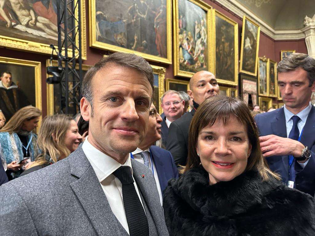 Emmanuel Macron, presidente de Francia y Julia Simpson, presidenta del WTTC.