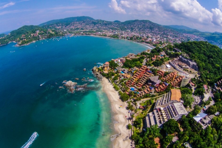 Panorámica de la bahía de Zihuatanejo, México. / Fotos: Oficina de Convenciones y Visitantes de Ixtapa-Zihuatanejo
