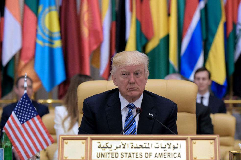 El presidente de EE.UU., Donald Trump, durante su discurso en Arabia Saudita. / AFP