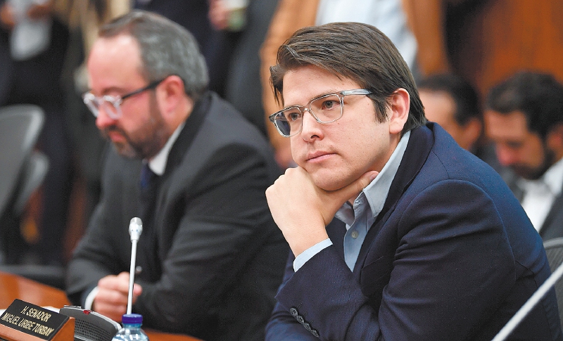 El senador Miguel Uribe radicó una demanda en la Corte Constitucional con la que busca tumbar la primera reforma tributaria de Gustavo Petro.