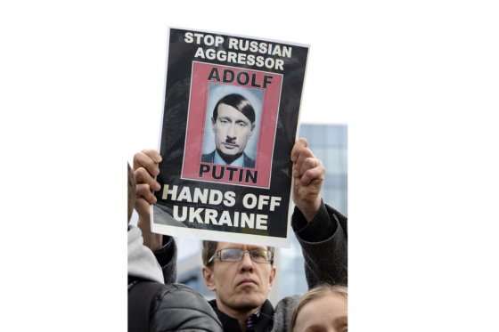 Una manifestación, en Bruselas, en contra de las acciones de Rusia en Crimea. / AFP