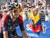 Carapaz calienta para la Vuelta a España, ¿y Hindley?