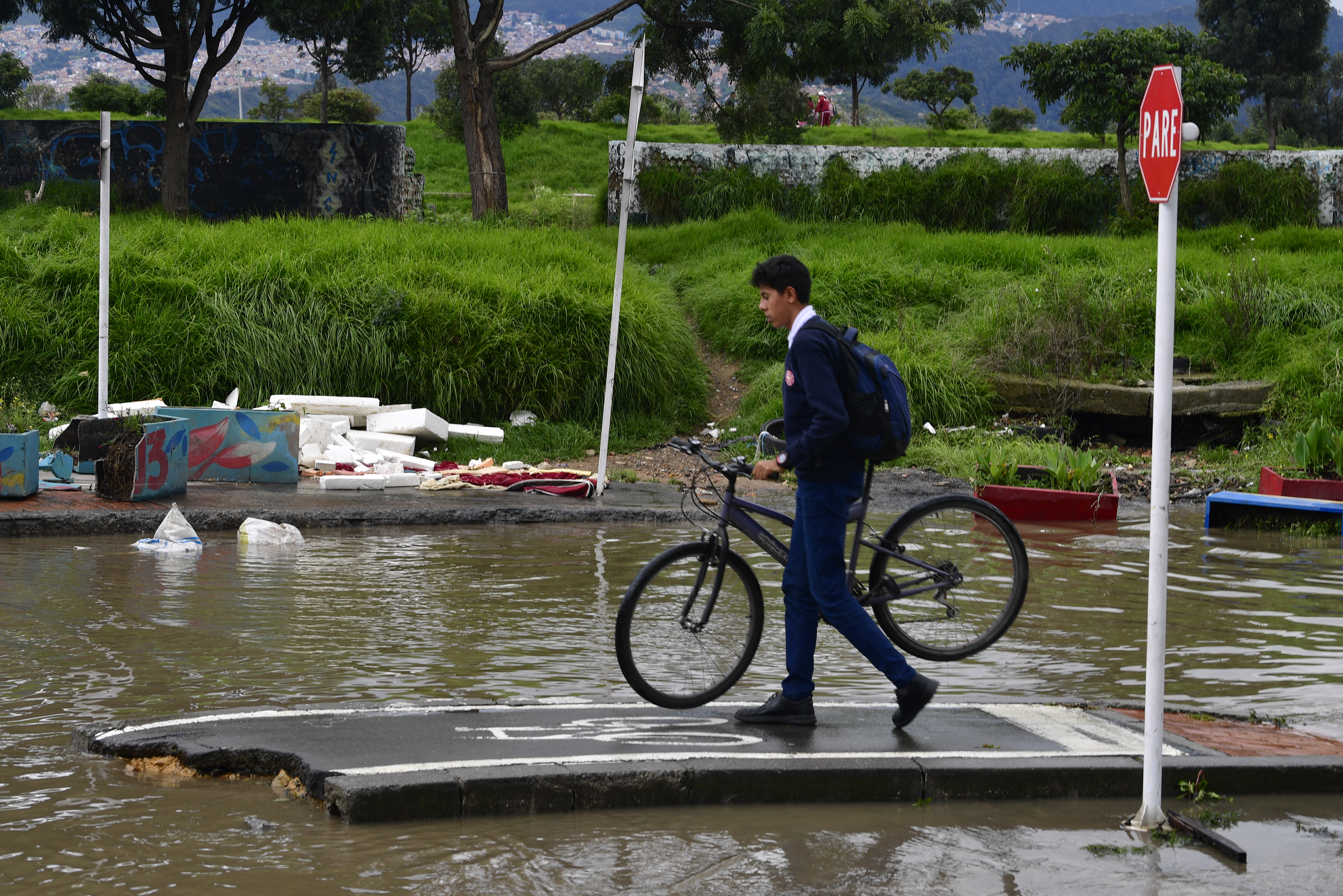 Afectados por las inundaciones y lluvias el Barrio Meissen en la ciudad de Bogotá