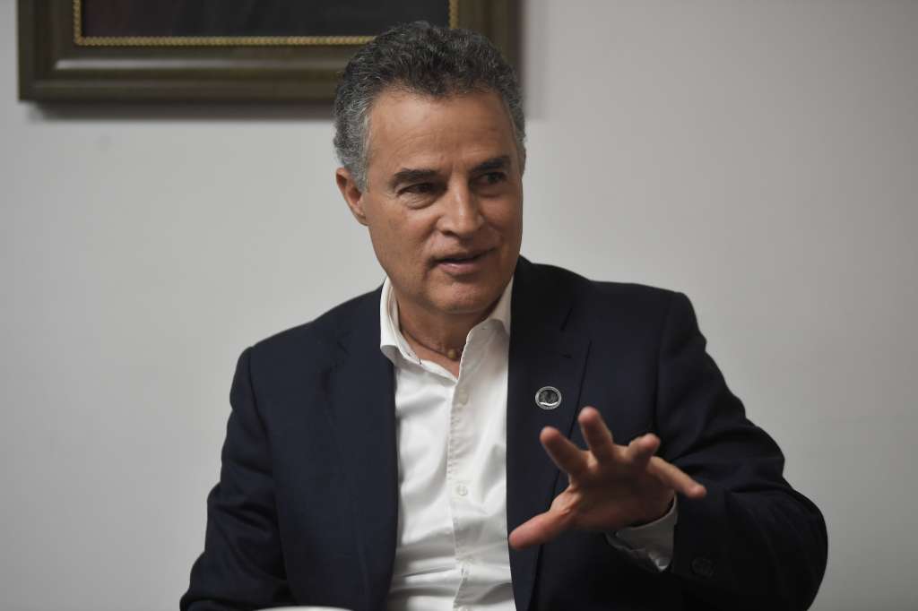 Exgobernador de Antioquia durante entrevista