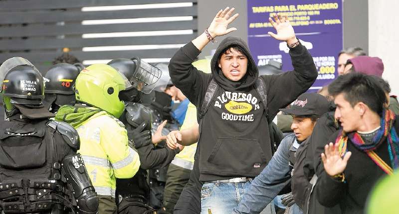 El jueves los estudiantes marcharon nuevamente para exigir recursos para las universidades públicas. Ayer anunciaron que se retoma la mesa de negociación. / Cristian Garavito