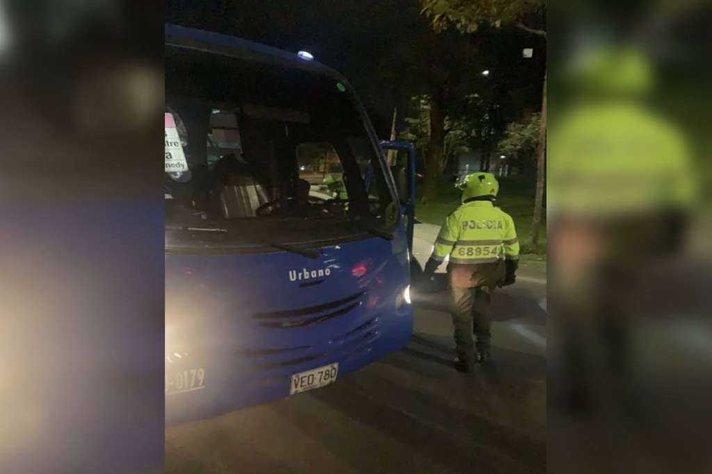 En el bus se movilizaban seis usuarios.