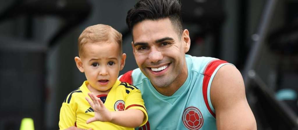 Video Hijo de Falcao sorprende con la posición en la que le gusta jugar fútbol