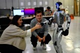 Aura, el primer robot humanoide en una universidad colombiana