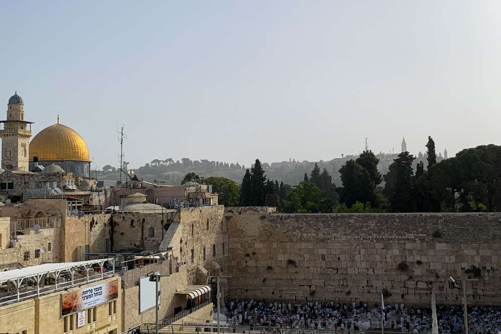 JERUSALÉN, 12/09/2023.- A 30 años de la firma de los Acuerdos de Oslo, israelíes y palestinos viven nuevos picos de violencia y radicalización que, según negociadores a ambos lados del muro, no hacen más que profundizar el deterioro de estas décadas y alejar cualquier posibilidad de diálogo o acercamiento. EFE/ Pablo Duer