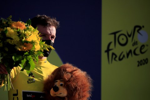 “Nadie quiere ponerse el maillot amarillo de esta manera”, reconoce Adam Yates