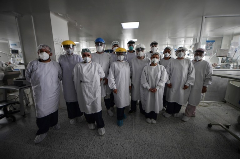 El equipo de la salud y de apoyo en la unidad 3 del Hospital El Tunal
