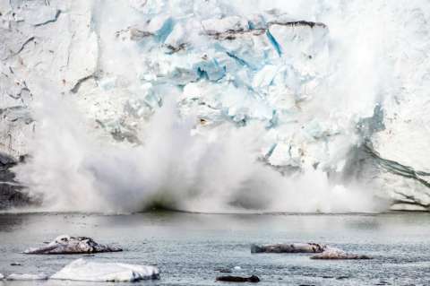 Por temperaturas elevadas se quiebra el principal casquete glaciar de Groenlandia