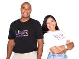 La pareja que emprendió corrigiendo tesis de grado en tiempos de IA