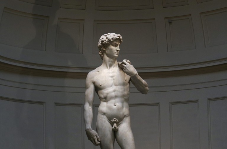 Imagen de El David, de Miguel Ángel Buonaotti, de 5,17 metros de altura y 5572 kilogramos de masa.