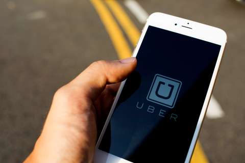 Uber restablece operaciones en Colombia