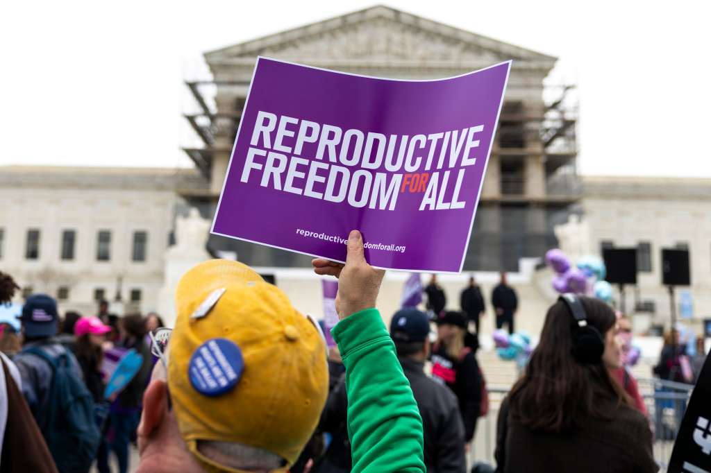 WASHINGTON (United States), 02/04/2025.- Supporters of Planned Parenthood rally as the justices hear oral arguments in Medina v. Planned Parenthood South Atlantic at the Supreme Court in Washington, DC, USA, 02 April 2025. South Carolina is attempting to exclude Planned Parenthood from the state's Medicaid program because it provides abortions. EFE/EPA/SHAWN THEW