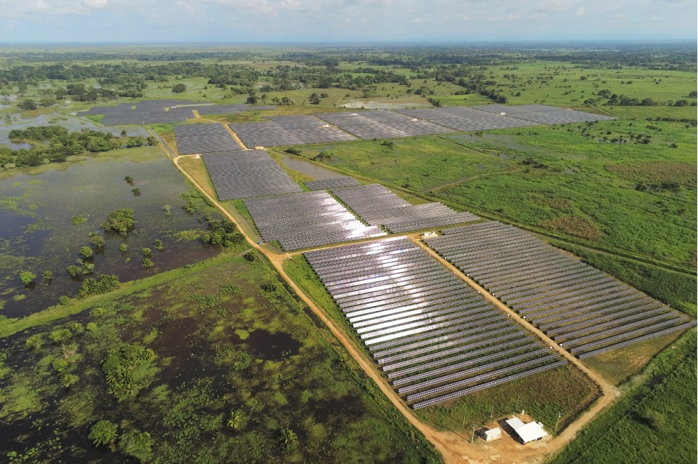 Esta planta de energía solar se sumará a dos más que planea inaugurar la empresa en Colombia.