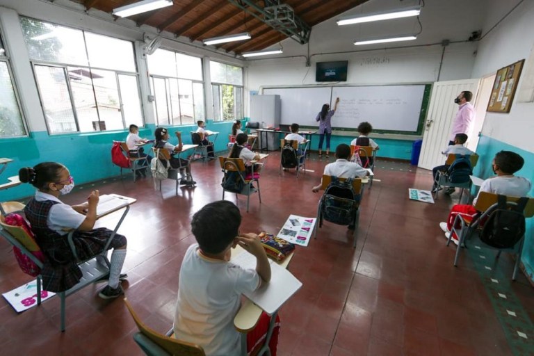 Medellín: el 54% de las instituciones educativas ya están en alternancia