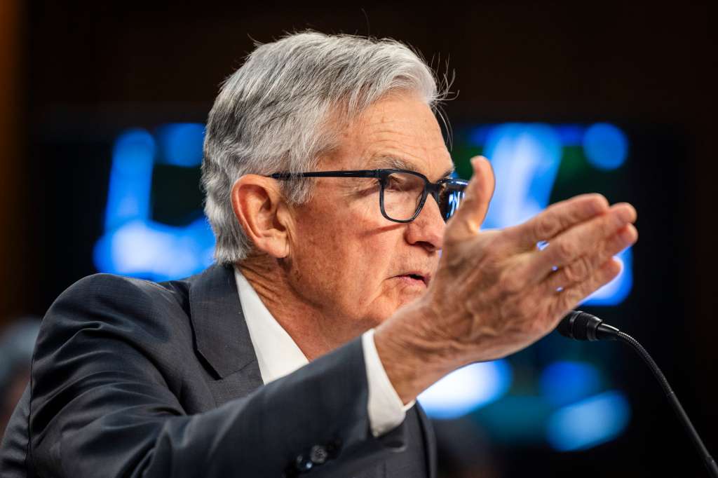 WASHINGTON (United States), 11/02/2025.- US Chairman of the Federal Reserve Jerome Powell testifies before the Senate Banking, Housing and Urban Affairs committee for his semiannual monetary policy report to Congress in the Hart Senate Office Building in Washington, DC, USA, 11 February 2025. Powell said the Federal Reserve is in no hurry to make further rate cuts. EFE/EPA/JIM LO SCALZO