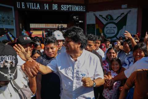 Crisis económica y divisiones en el MAS y la oposición: así llega Bolivia a elegir presidente