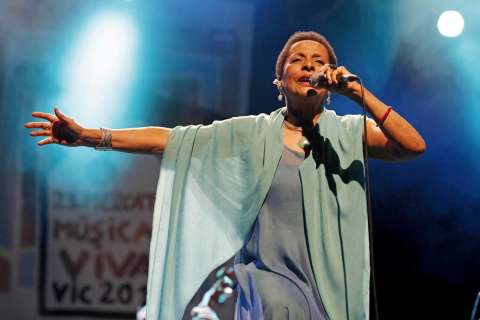Cantante peruana Susana Baca internada en estado “delicado”