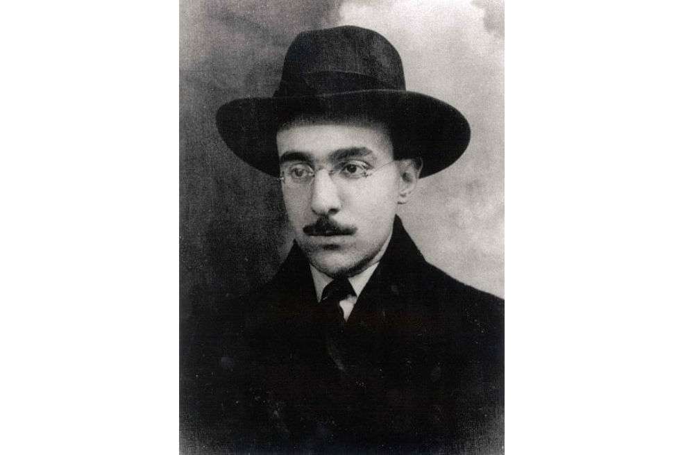 Imagen emblemática del poeta portugués Fernando Pessoa, autor de algunos versos censurados en Portugal. Cortesía