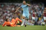 Utilizando video, sancionarían a Agüero por codazo; se perdería derbi de Manchester