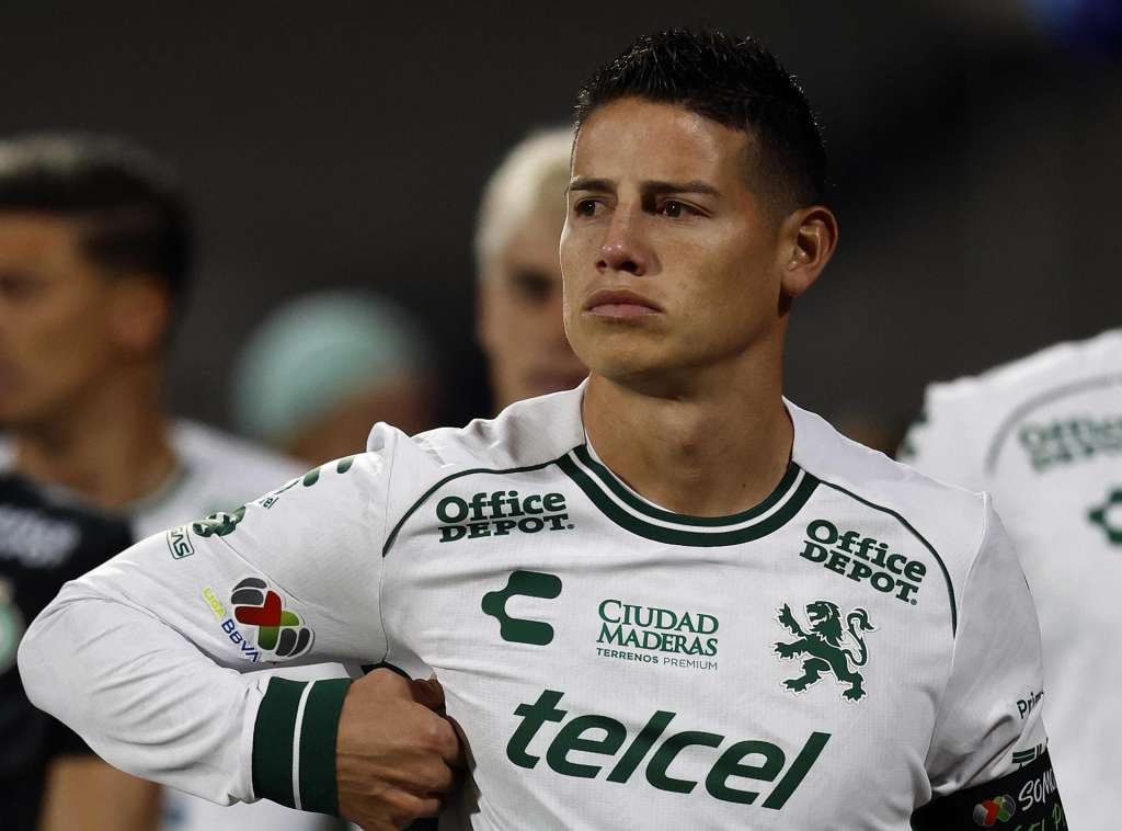 MEX0000. CIUDAD DE MÉXICO (MÉXICO), 15/04/2025.- James Rodríguez del León reacciona ante Cruz Azul este martes, durante un juego por la jornada 15 del torneo Clausura 2025 de la Liga MX, en el estadio Olímpico Universitario de Ciudad de México (México). EFE/ Sáshenka Gutiérrez