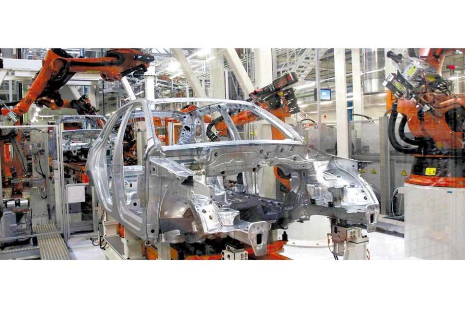 La productividad de España ha aumentado 11% desde mediados de 2008, subió la producción industrial y las exportaciones han alcanzado niveles récord.