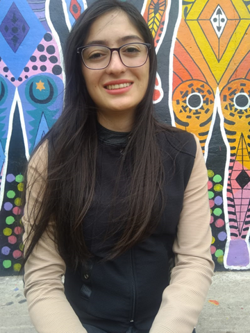 Deicy Carolina Guapacha Bañol:Técnica profesional en Producción Agropecuaria Sostenible y estudiante de Ingeniería Agronómica. Su proyecto se basa en la producción y comercialización de maracuyá en Riosucio, Caldas.