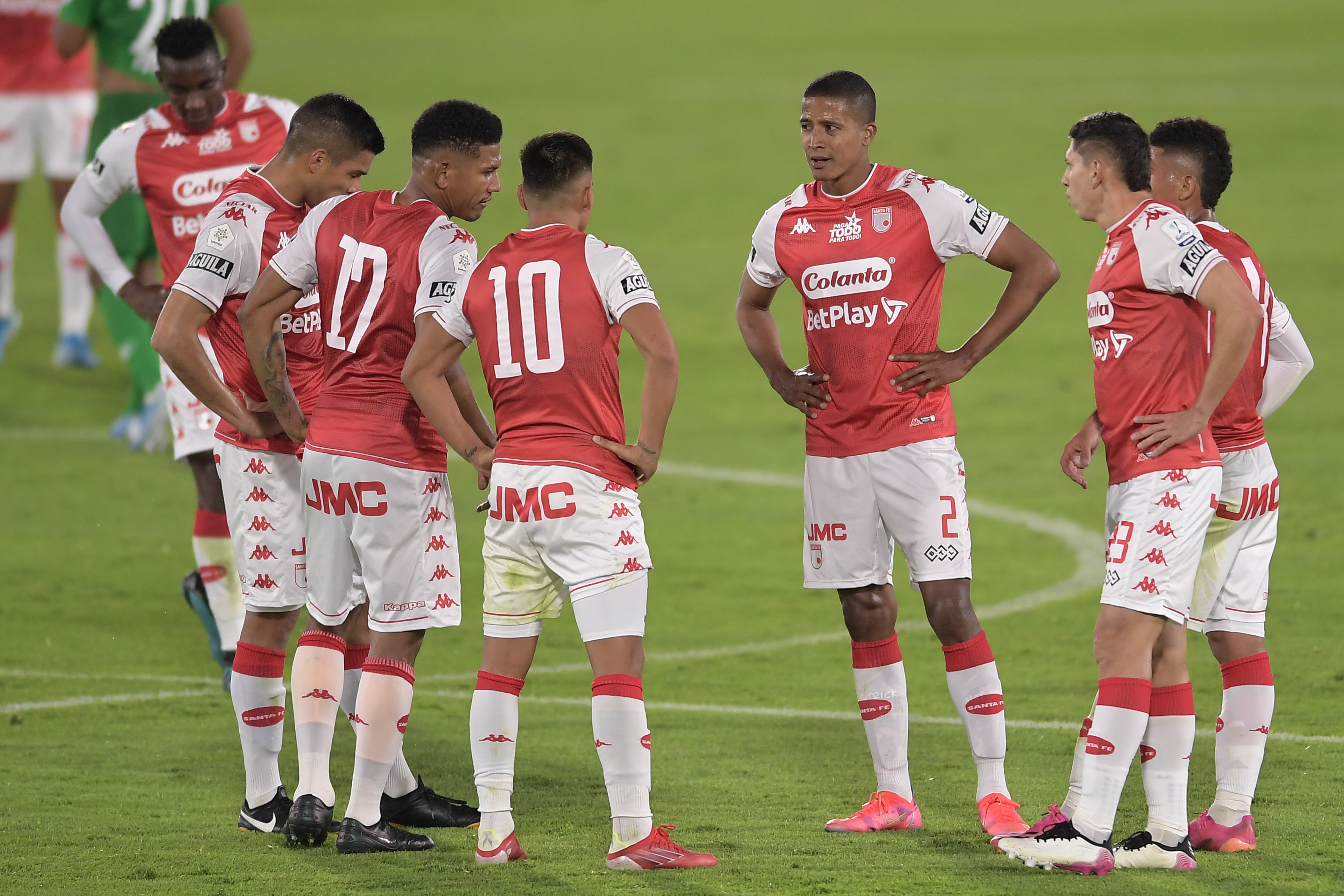Jugadores de Santa Fe, en el partido ante Nacional, por la tercera fecha de la Liga Betplay 2021-II.