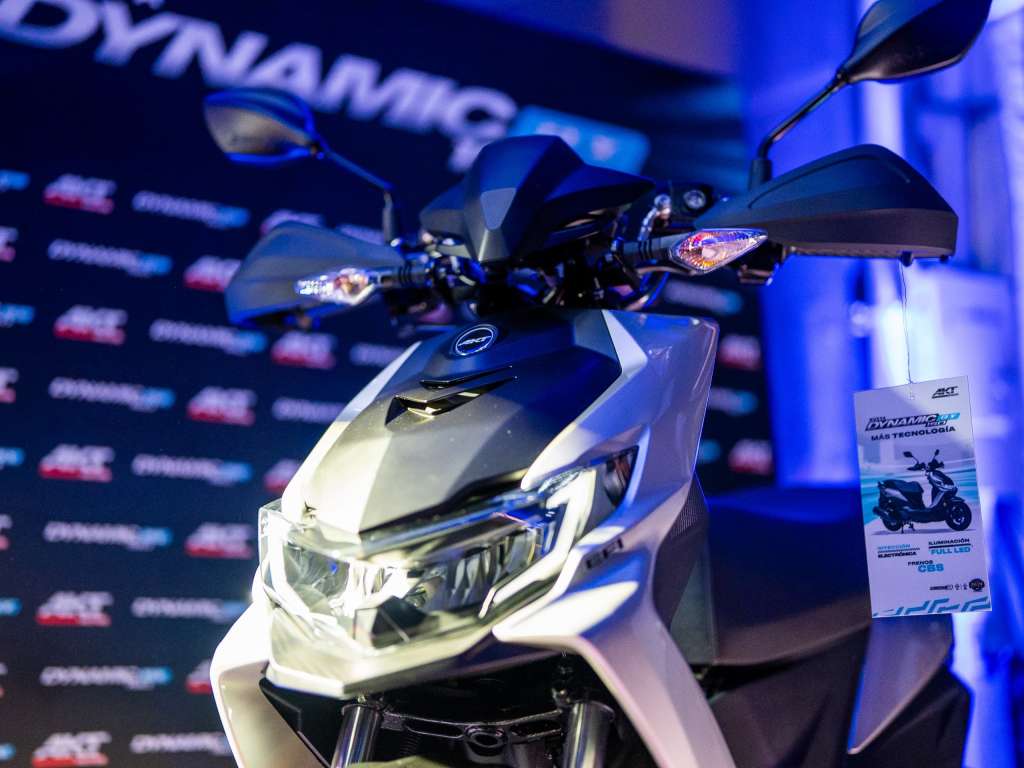 AKT lanza en Colombia la Dynamic RX, una scooter con más tecnología