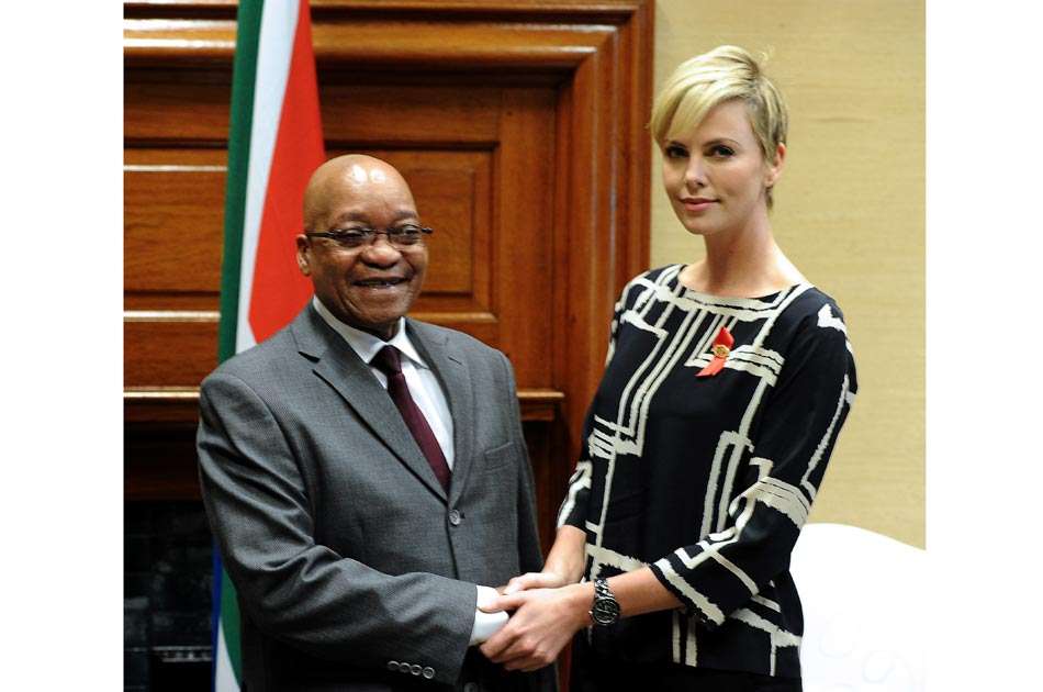Jacob Zuma y la actriz sudafricana / AFP