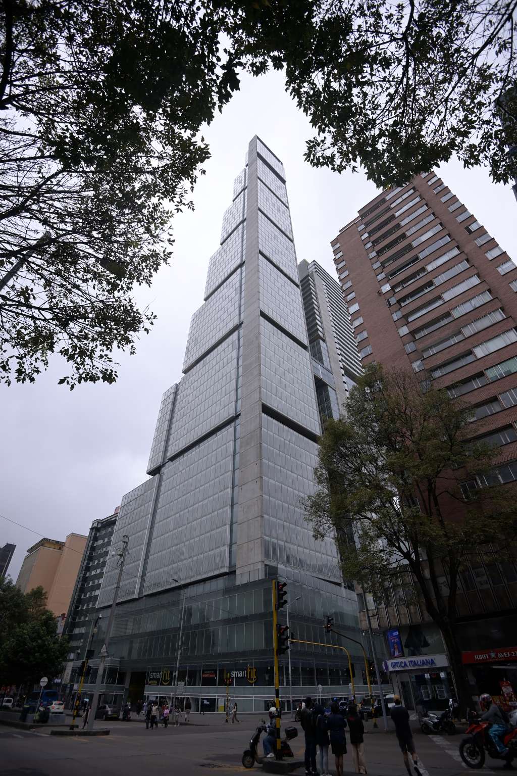 Edificio en construcción, ubicado en la calle 19 # 5-20, en Bogotá.