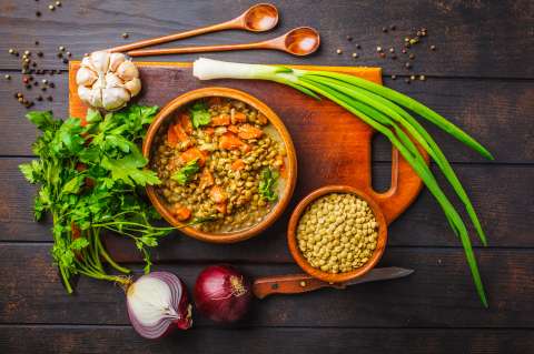 Paso a paso para llevar a la mesa una cazuelita de lentejas al curry