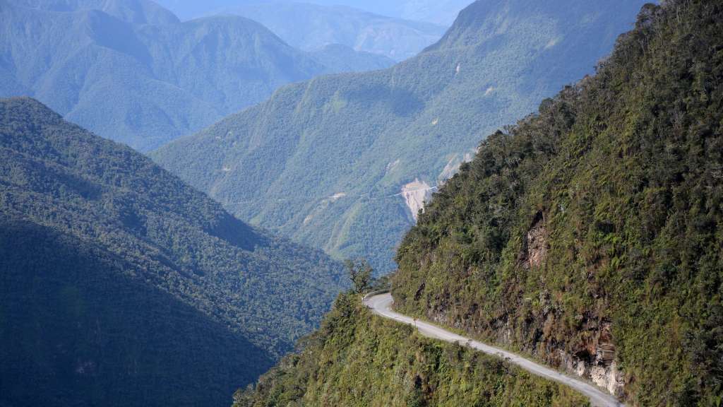 Esta es la “carretera de la muerte”: dónde queda y por qué es tan peligrosa