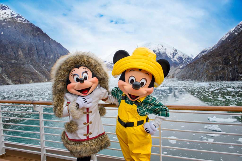 Con la introducción de un segundo barco a Alaska, Disney Cruise Line regresará con aún más viajes con destino al pintoresco paisaje glacial de América del Norte. Tanto el Disney Magic como el Disney Wonder se embarcarán en viajes de siete noches desde Vancouver, Canadá, en el verano de 2026.