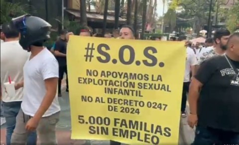 Comerciantes del Parque Lleras, Medellín, protestaron por reducción de horarios de cierre