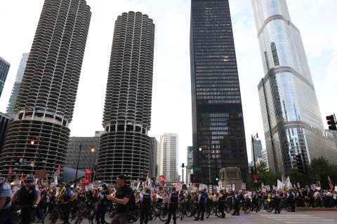 Una mujer estadounidense recibió un disparo de parte de un agente federal en Chicago