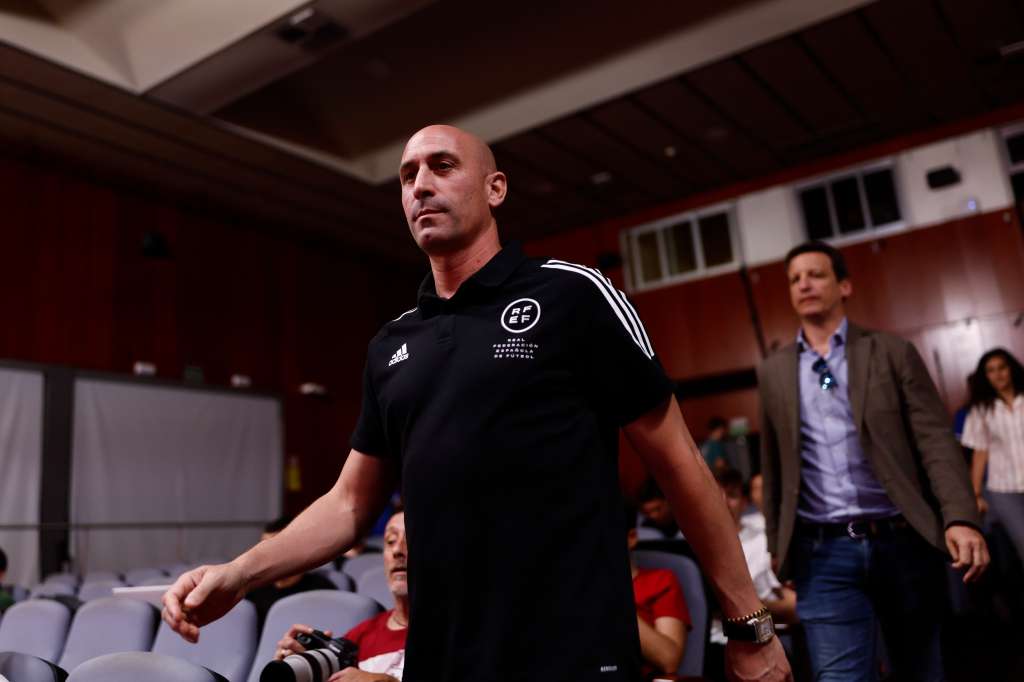 MADRID, 12/06/2023.- El presidente de la Federación Española de Fútbol, Luis Rubiales, a su llegada a la rueda de prensa del seleccionador nacional femenino Jorge Vilda ofrecida este lunes para dar a conocer la prelista de elegidas para competir por España en el Mundial del próximo verano en Australia y Nueva Zelanda. EFE/ Rodrigo Jimenez