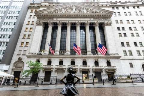 Wall Street abre en verde tras aumento del comercio minorista en EE.UU.