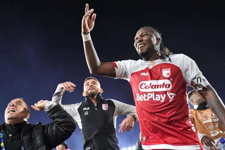 Hugo Rodallega fue determinante en la clasificación de Santa Fe a la final de la Liga BetPlay. Marcó y asistió en la victoria sobre Millonarios.