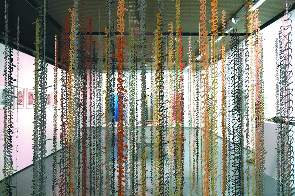 Vista de la exposición “Memorias de papel”. / Miriam Londoño